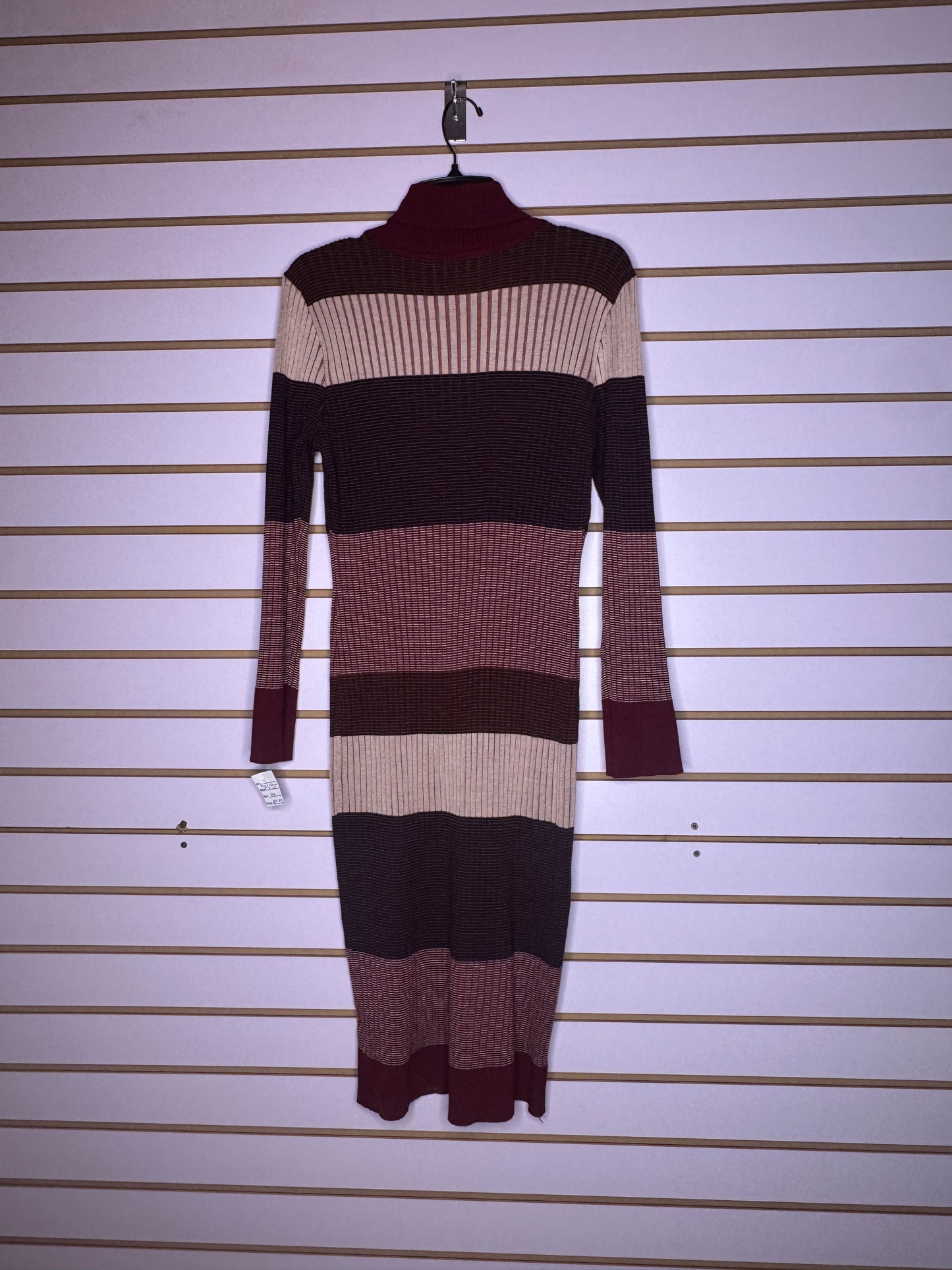 Traje abrigo color vino