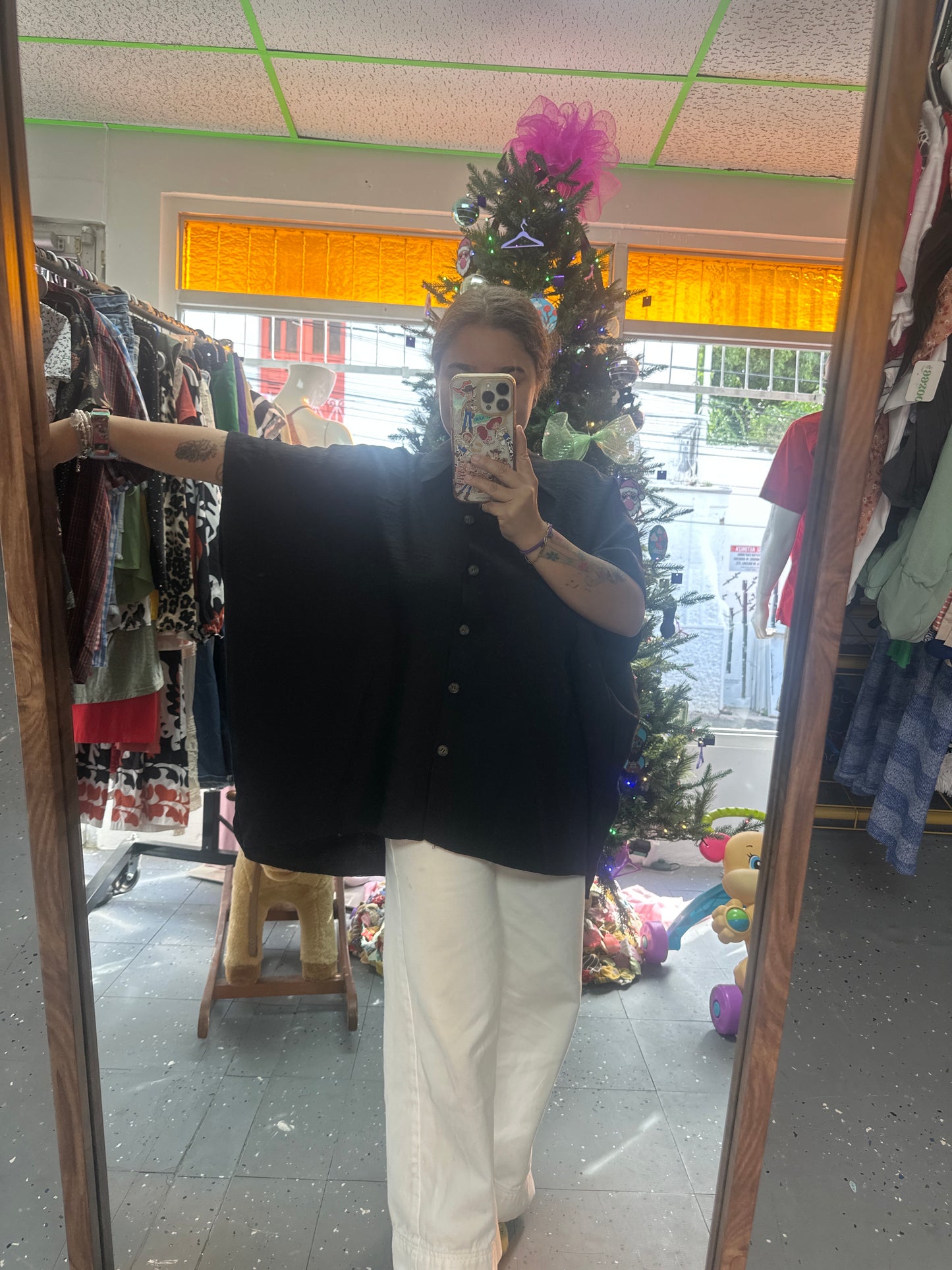 Camisa negra de botones over size