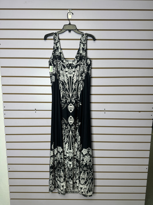 Traje Negro Flores Blancas