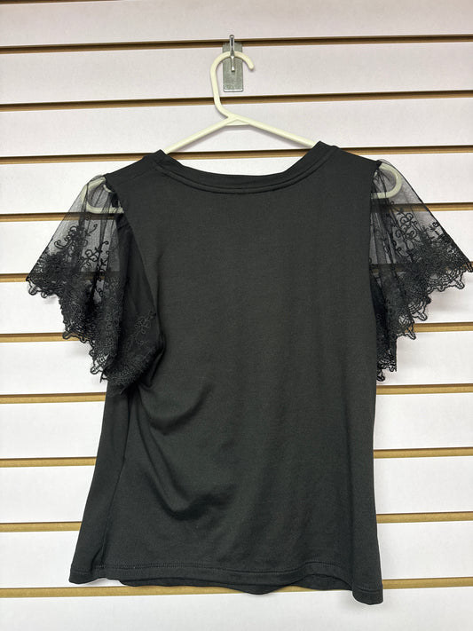 T Shirt Negra Mangas con Encajes