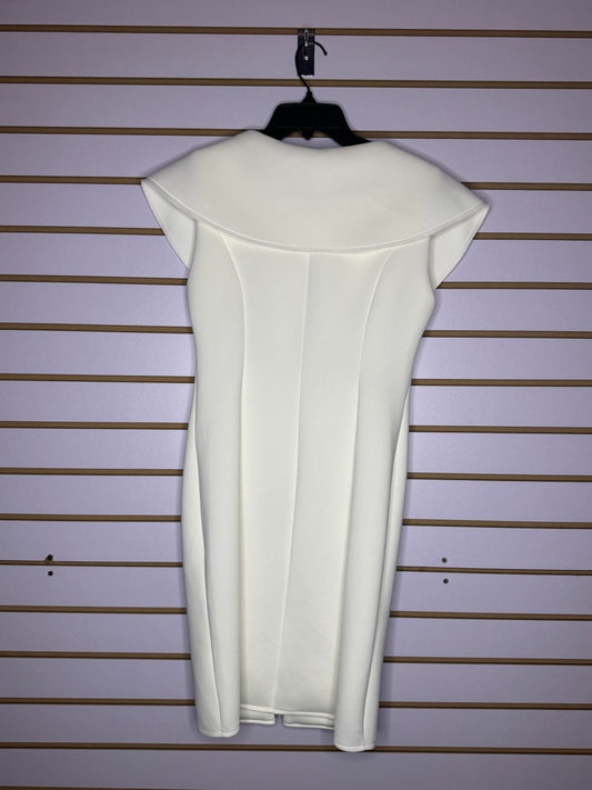 Traje blanco corto