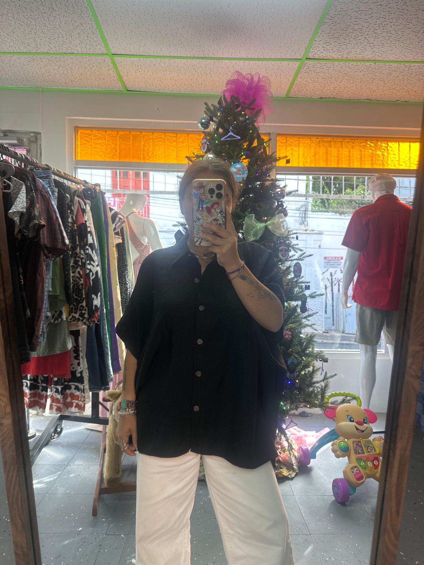 Camisa negra de botones over size