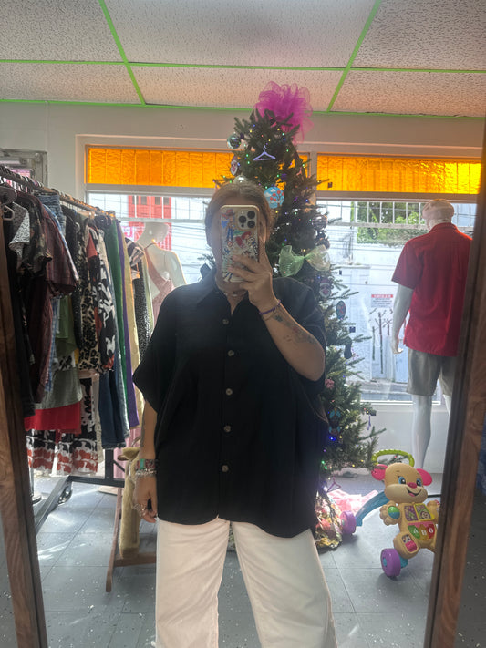 Camisa negra de botones over size