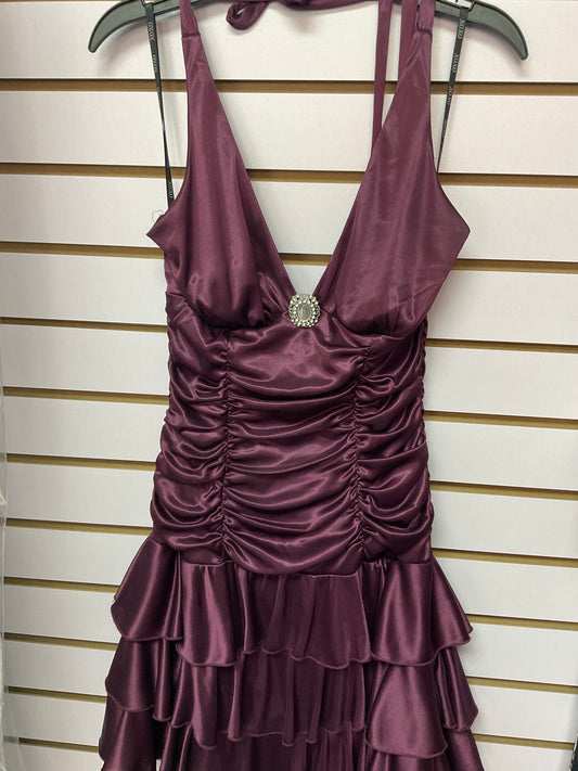 Traje vestir vino