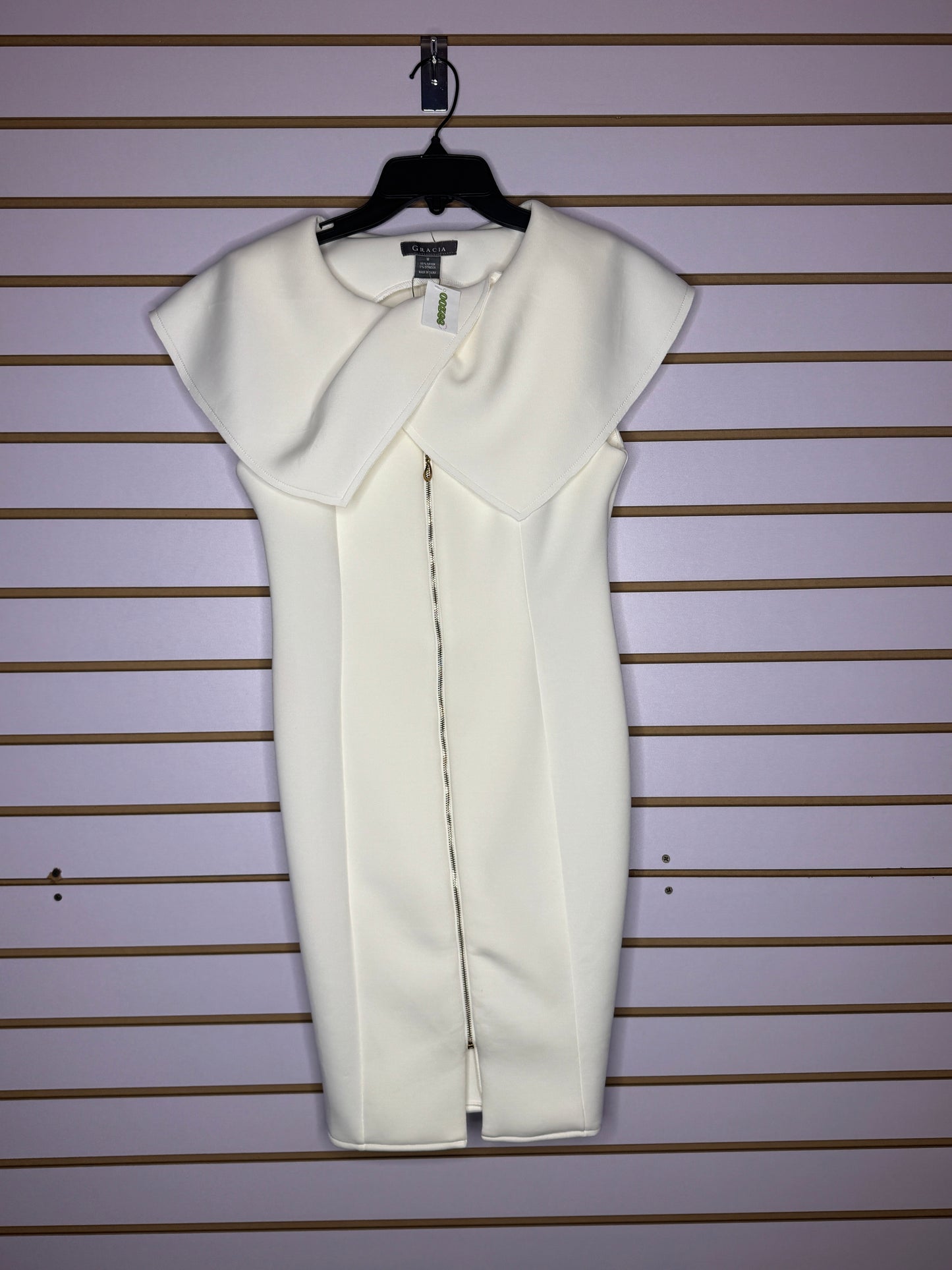 Traje blanco corto