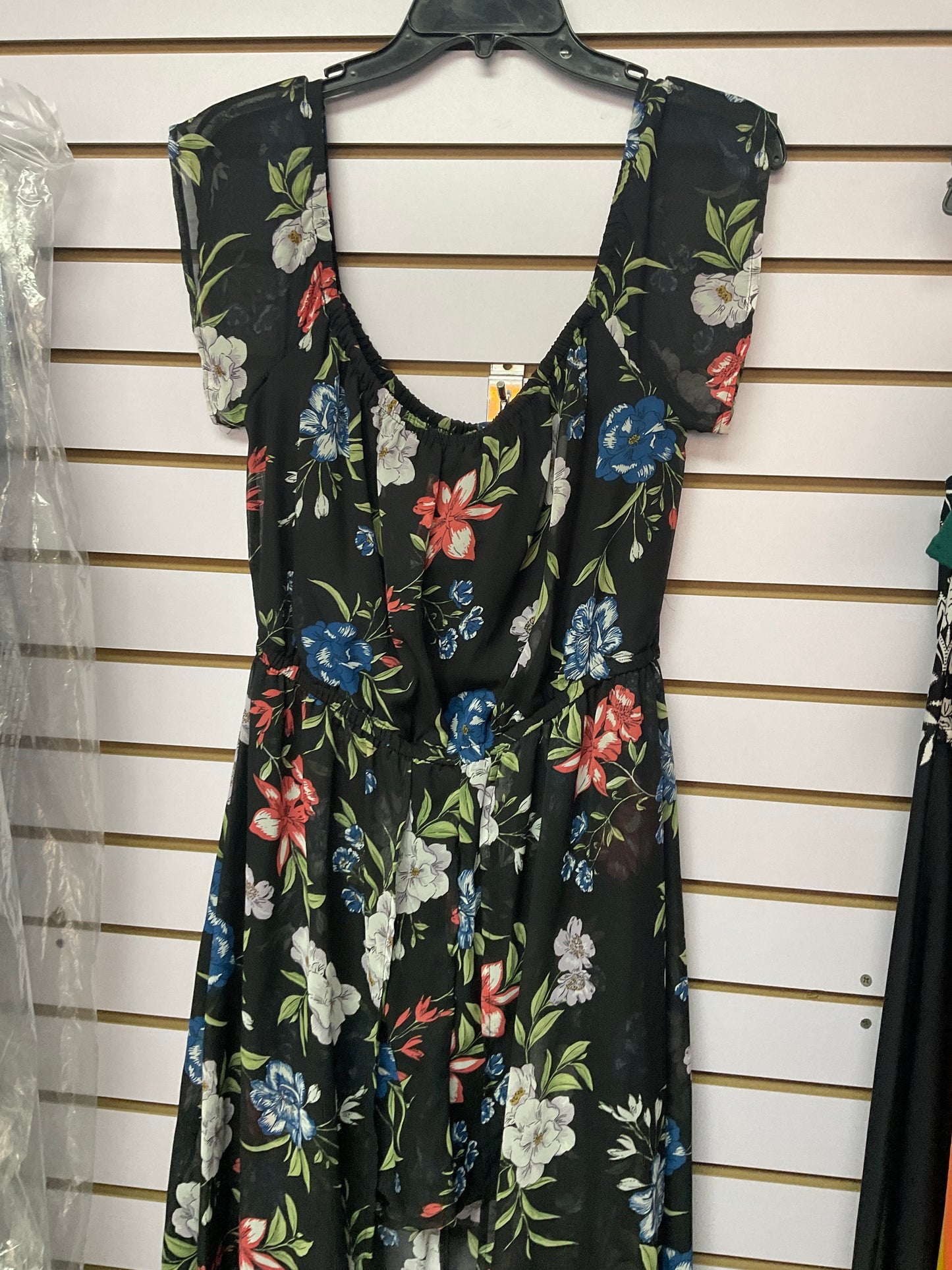 Mameluco negro con flores