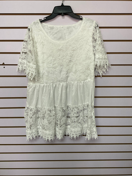 Blusa blanca con encajes