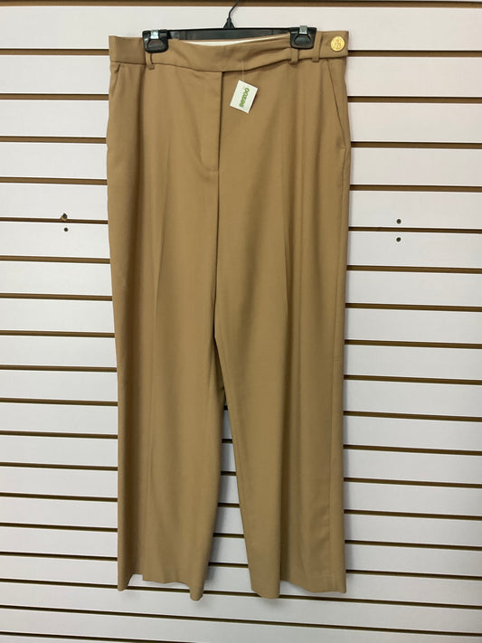 Pantalón crema con botones oro