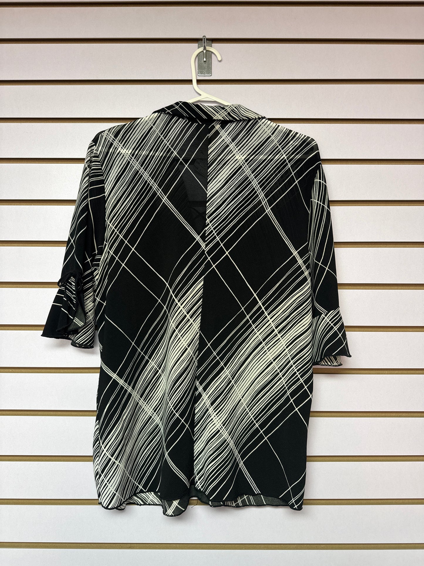 Blusa Negra y Blanca Amarre al frente
