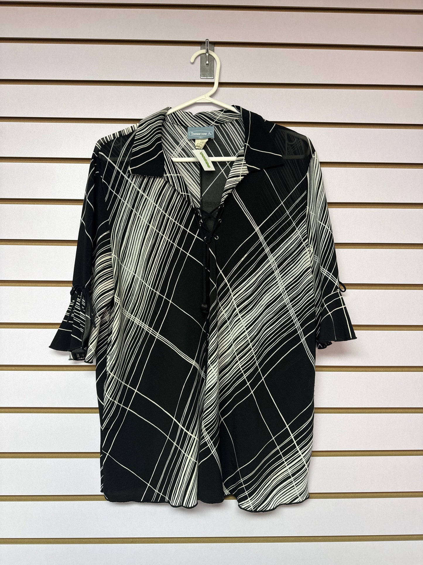 Blusa Negra y Blanca Amarre al frente