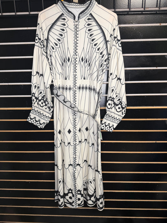 Vestido Midi Blanco y Negro con Cinturón