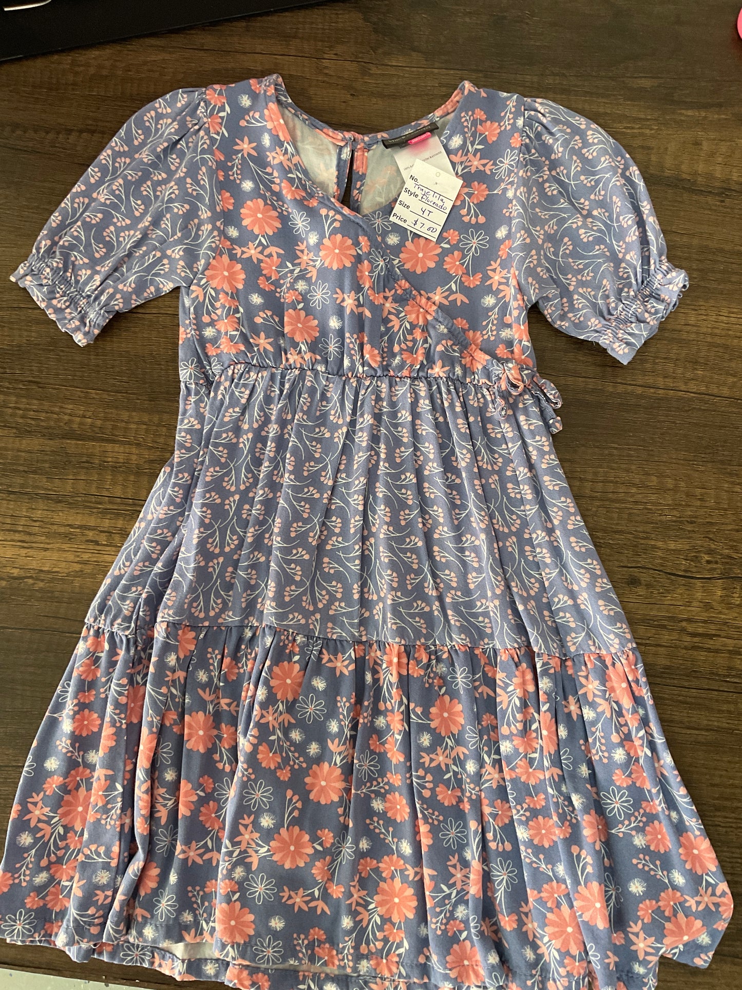 Traje lila florido