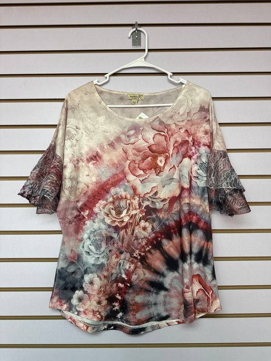 T-Shirt Floreada Mangas de Encajes
