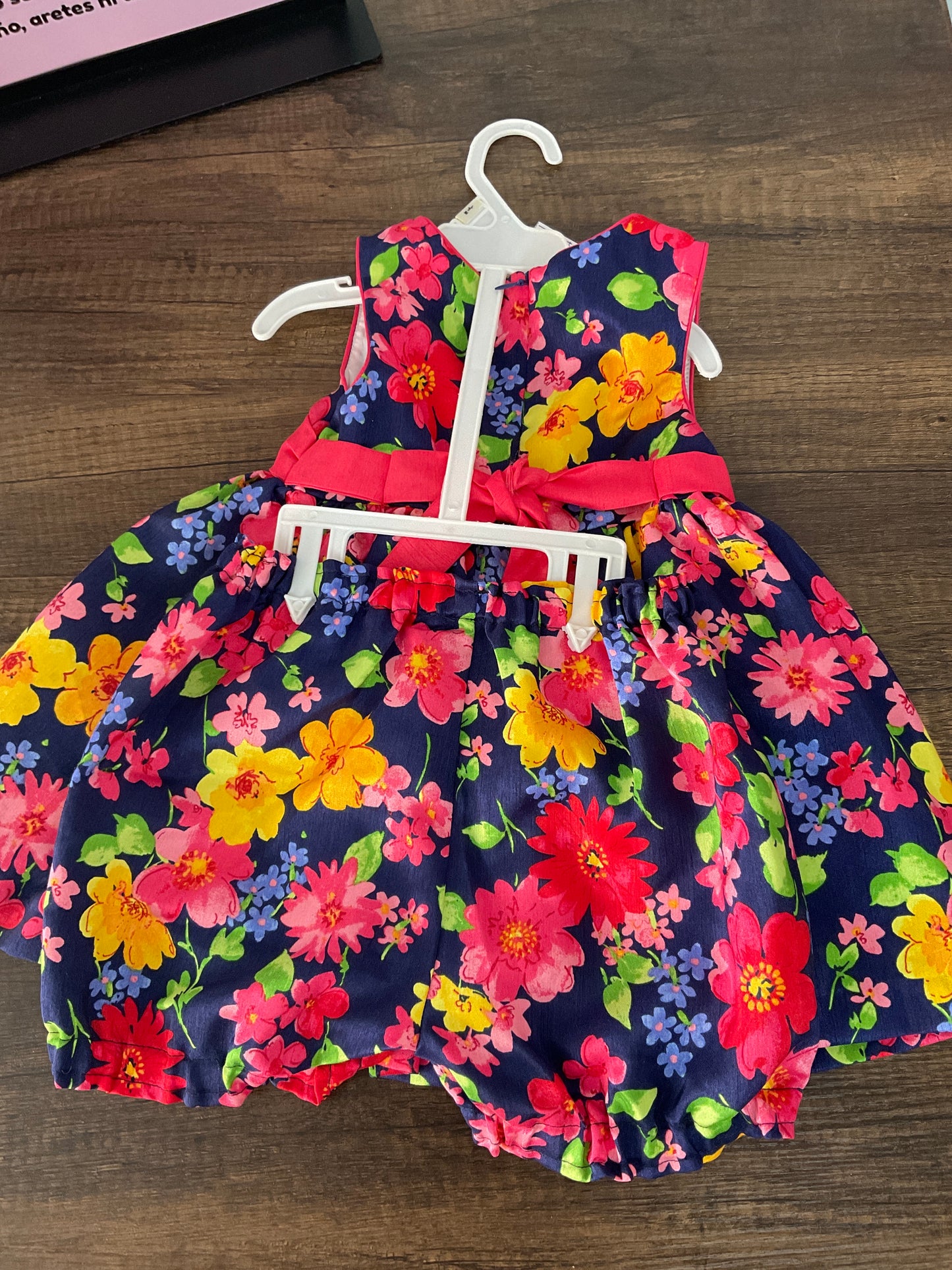 Traje y panty floral