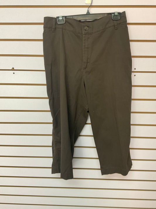 Pantalón marrón capri