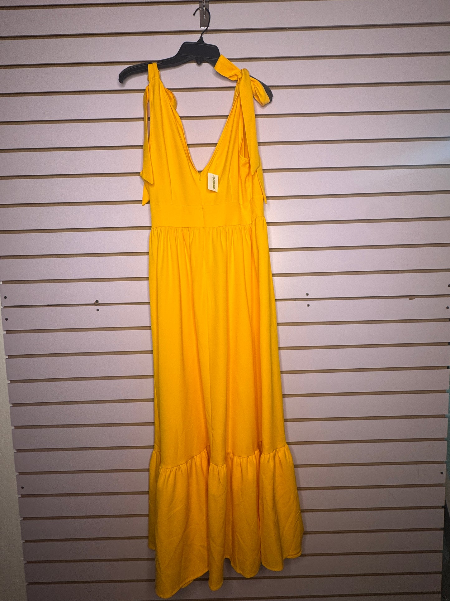 Traje amarillo largo