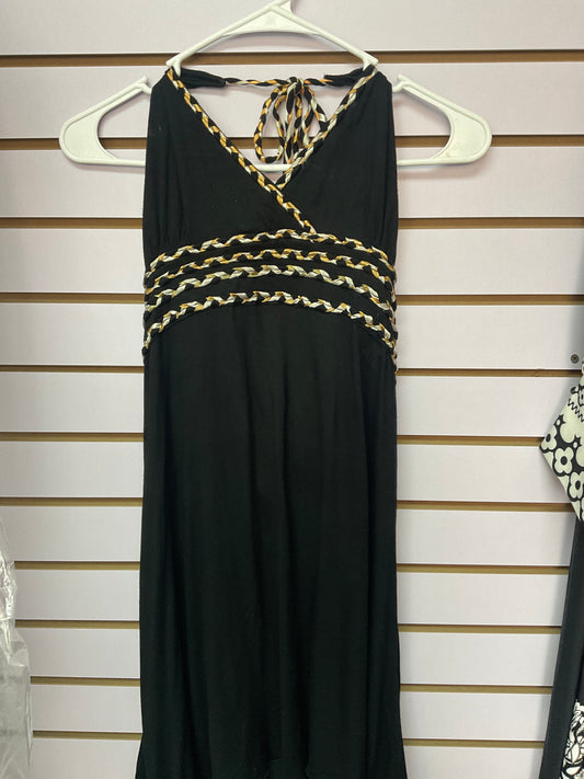 Traje negro con adornos BWG