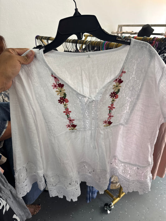 Camisa Blanca Floreada